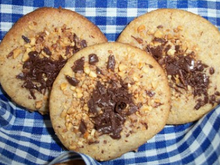 Petits sablés au pralins et copeaux de chocolat