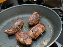 Sauté de chevreuil mariné