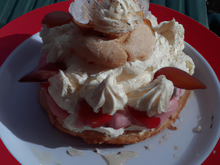 Saint Honoré revisité compotée fraises charlotte citron vert, chantilly vanille