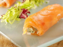 Mesclun de salades, saumon à la Russe et Fourme d'Ambert