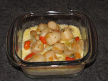 Mini cocotte de noix de pétoncle sur lit de fondue de poireau