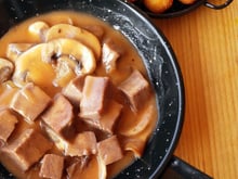 Langue de veau ou de bœuf, sauce madère