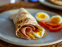 Wrap jambon, tomate et œuf