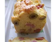 Cake aux olives avec lardons