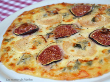 Pizza aux figues, poires et gorgonzola