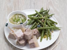 Bouchées de tête de veau et salade de haricots