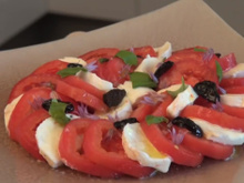 Tomates mozzarella au parfum de basilic