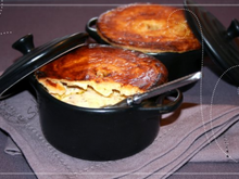Cocotte de noix de pétoncles et crevettes aux poireaux façon tourte