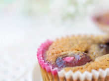 Clafoutis cerises, lait de coco, cardamome verte et pistache