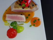 Thon mariné grillé et chutney de poivrons