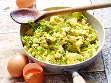 Œufs brouillés au brocoli