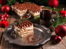 Julie Andrieu partage sa recette de Tiramisu aux marrons, idéale pour changer de la traditionnelle bûche de Noël !