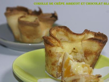 Corolle de crêpe abricot et chocolat blanc