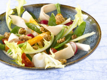 Salade de poulet et crumble au pain d'épices