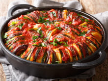 Oubliez le tian provençal : voici la recette du briam grec pour sublimer vos légumes d'été