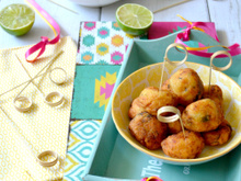 Beignets de fruit à pain à la morue, au citron vert & aux herbes