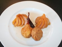 Poires aux épices et biscuits sablés