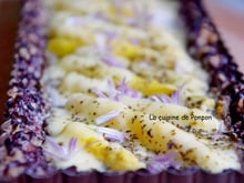 Tarte en croûte de riz à la crème d'artichaut et asperges