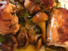 Chapon farci au foie gras et aux girolles