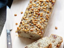 Cake à la banane pignons de pin et huile de coco