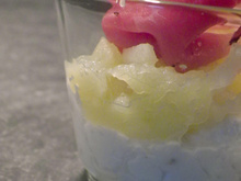 Compotée de granny, mousse de chèvre et speck italien