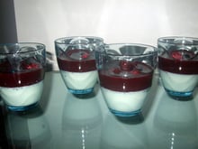 Panna cotta aux fruits rouges italien