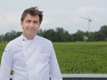 “Il était l’acolyte idéal !” : Yannick Alléno a fait équipe avec Paul Pairet pour créer un burger très gourmand !