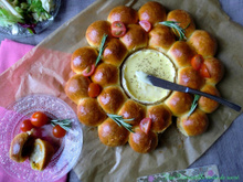 Couronne briochée farcie à la viande hachée & pesto