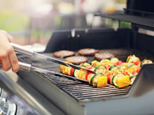 Restes de pique-nique ou de barbecue : l'erreur très courante que l'on fait tous au moment de les conserver