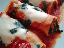 Cannellonis farcis aux épinards, ricotta et sauce tomate