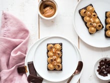 Tartelettes crêpes dentelle chocolat noir & crémeux caramel beurre salé