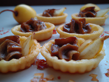 Mini tartelettes poire/Nutella et tuiles de Carambar
