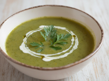 Potage anti-gaspi avec fanes de carottes
