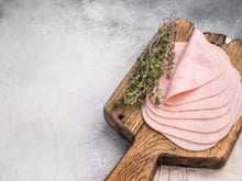 Rappel produit chez Intermarché : attention à ce jambon potentiellement contaminé par la Listeria