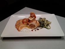 Suprêmes de volaille au kaki et salade fraîcheur de courgettes