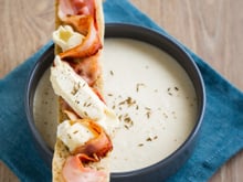 Crème de chou-fleur au Saint-Marcellin et au cumin