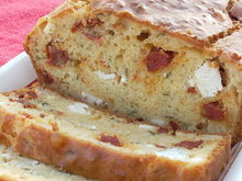 Cake chorizo, feta, tomates séchées