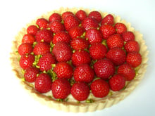 Tarte aux mara des bois (pistaches, vanille, fraises)