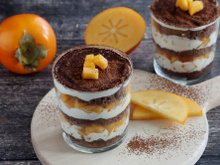 Tiramisu au Kaki Ribera del Xúquer AOP et gâteau au chocolat