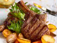 10 aliments dans les assiettes des restaurants qui ne servent à rien