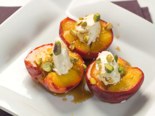 Pêches rôties au sirop d'érable et St Môret®