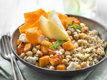 Bowl boulgour, millet, quinoa rouge, courge  et pois chiches
