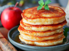 “On a le droit d’avoir des grumeaux dans la pâte, c’est même meilleur !” : Cyril Lignac dévoile sa recette et son astuce pour faire des pancakes moelleux et bien gonflés