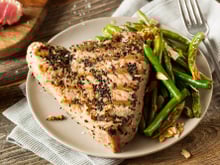 Pavé de thon mi-cuit croustillant