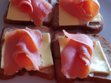 Toast saumon emmental