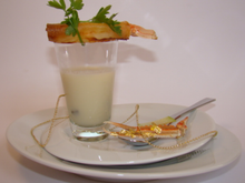 Velouté de céleri et pomme Granny-Smith, et sa langoustine croustillante
