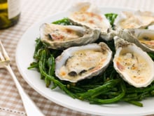 Huîtres gratinées sauce Mornay