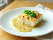 Dos de cabillaud poêlé à l'échalote et vins blanc parfumé aux thym