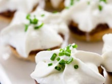 Baby tourtes aux champignons, espuma Papillon