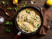 “Vraiment excellent et facile à faire !” : cette recette de poulet au citron notée 4,9/5 sur 750g est aussi simple que délicieuse !
